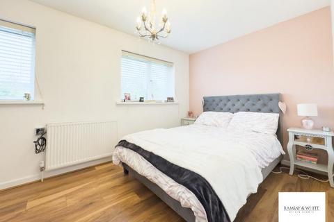 11 The Pines, Hirwaun, Aberdare, CF44 9QW
