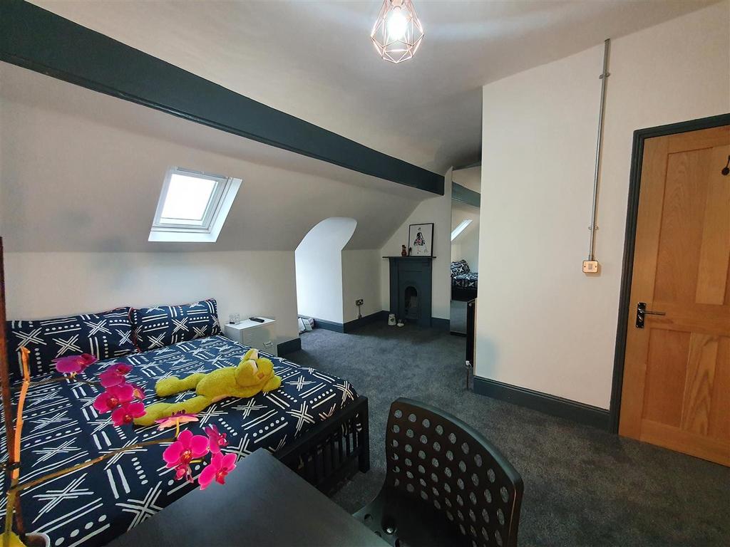 Bedroom5.jpg
