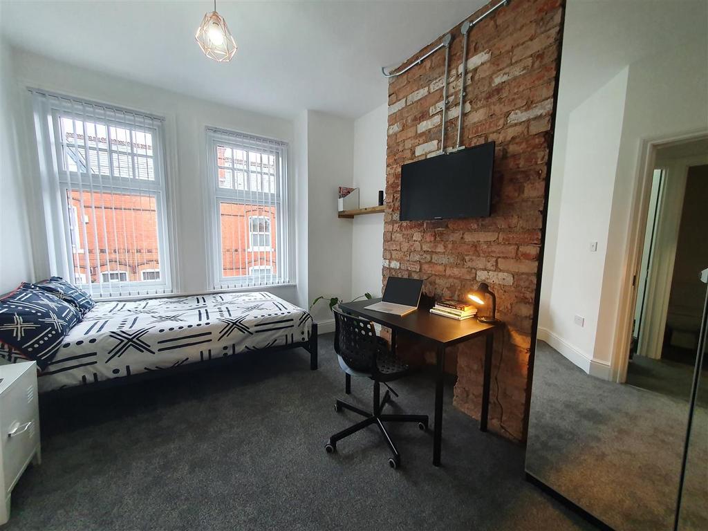 Bedroom4.jpg
