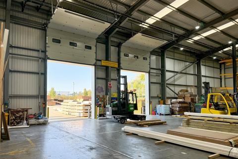 Warehouse to rent, Milton Keynes MK5