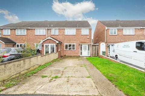 3 bedroom terraced house to rent, Plumpton Close,, Northolt, UB5