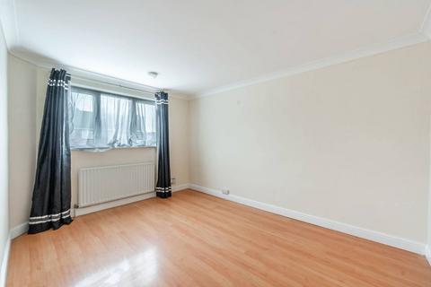 3 bedroom terraced house to rent, Plumpton Close,, Northolt, UB5