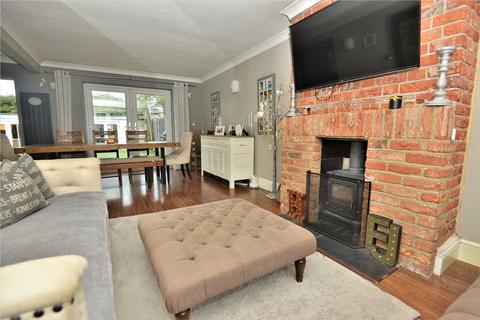 3 bedroom semi-detached house for sale, Ashford Close, Fordingbridge, Hampshire, SP6