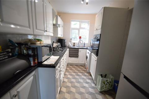 3 bedroom semi-detached house to rent, Burwood Avenue, Kenley, CR8