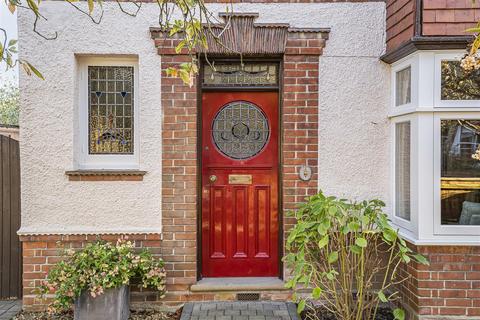 4 bedroom semi-detached house for sale, Belvoir Road, Cambridge CB4