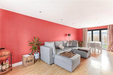 3 bedroom end of terrace house for sale, Kennedy Close, London, E13