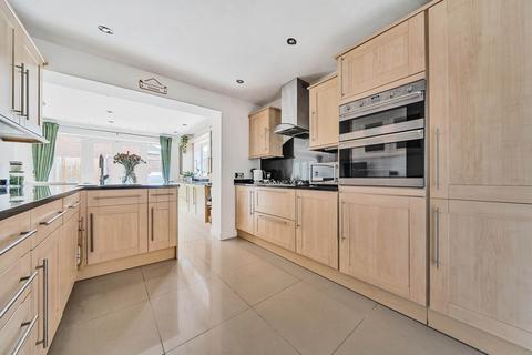 5 bedroom detached house for sale, Cagney Close, Wainscott, Rochester