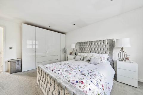 24 Cagney Close, Wainscott, Rochester, ME3 8AY
