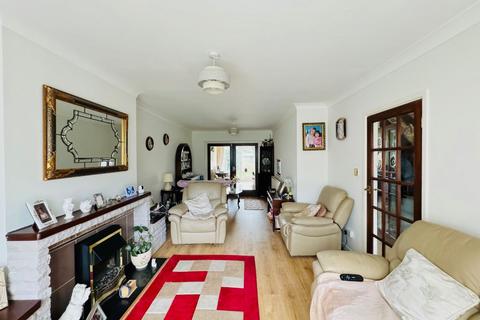 24 Bush Bach, Nantybwch, Tredegar, NP22 3SR