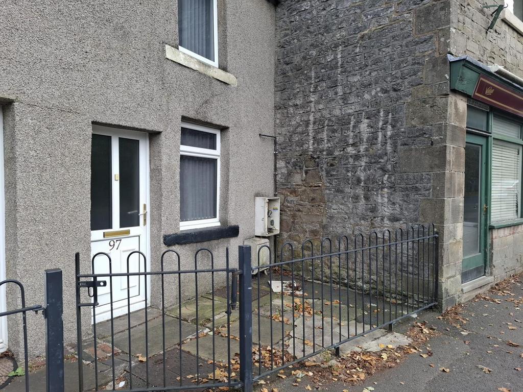 London Road, Buxton, Derbyshire, SK17 2 bed terraced house to rent £