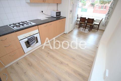 5 bedroom house to rent, Hessle Avenue, Hyde Park, Leeds