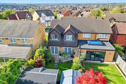 4 bedroom semi-detached house for sale, Courtenay Drive, Chafford Hundred