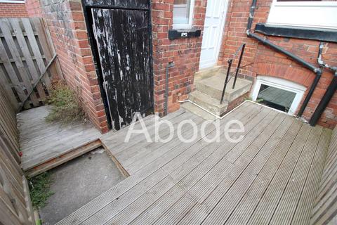 5 bedroom house to rent, Hessle View, Hyde Park, Leeds