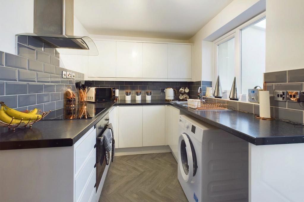 Fosseway, North Somerset BS21 2 bed terraced house for sale £263,950