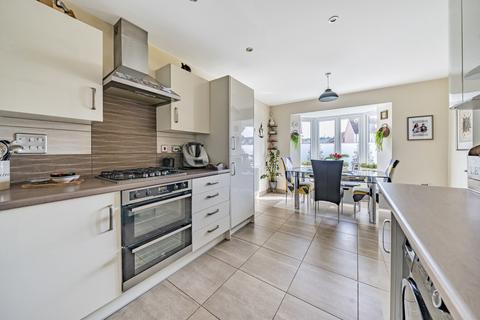 4 bedroom detached house for sale, Howland Close, Essex CB10