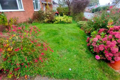 3 bedroom semi-detached house for sale, Holyrood Crescent, Wrexham LL11