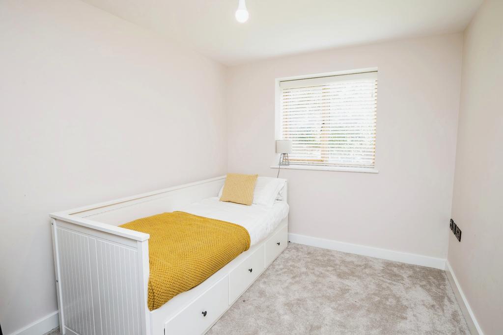 Bedroom 5/Study