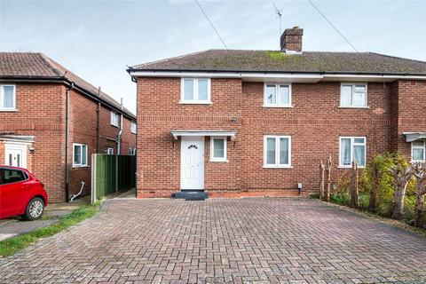 3 bedroom end of terrace house for sale, Sandys Road, Hampshire RG22