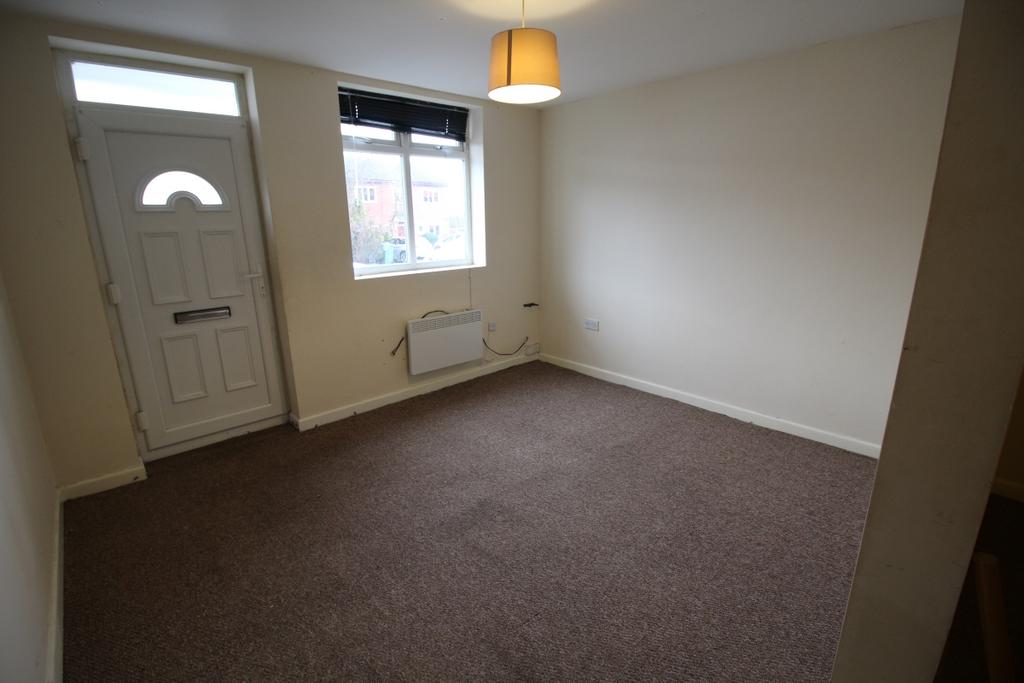 Austin Road, Worcestershire B60 1 bed flat to rent £700 pcm (£162 pw)