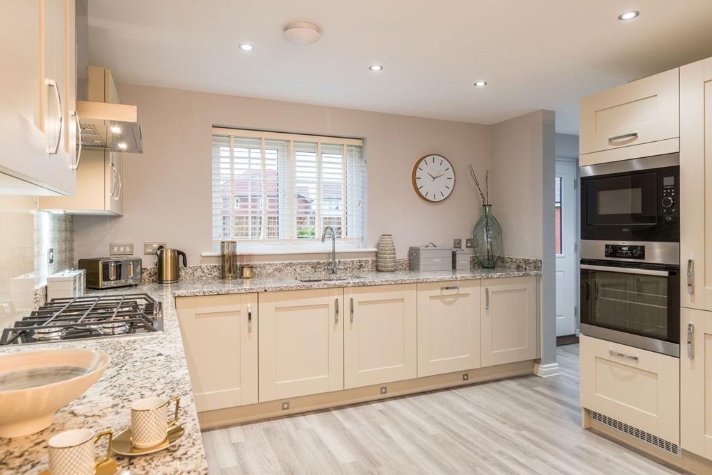 Ample worktop space to show off those kitchen...