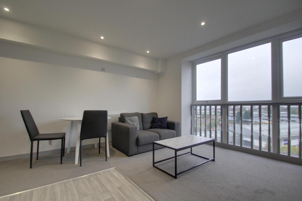 Oak Court, Brierley Hill 1 bed apartment to rent £700 pcm (£162 pw)