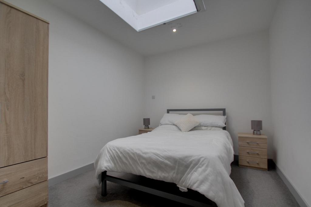Oak Court, Brierley Hill 1 bed apartment to rent £700 pcm (£162 pw)
