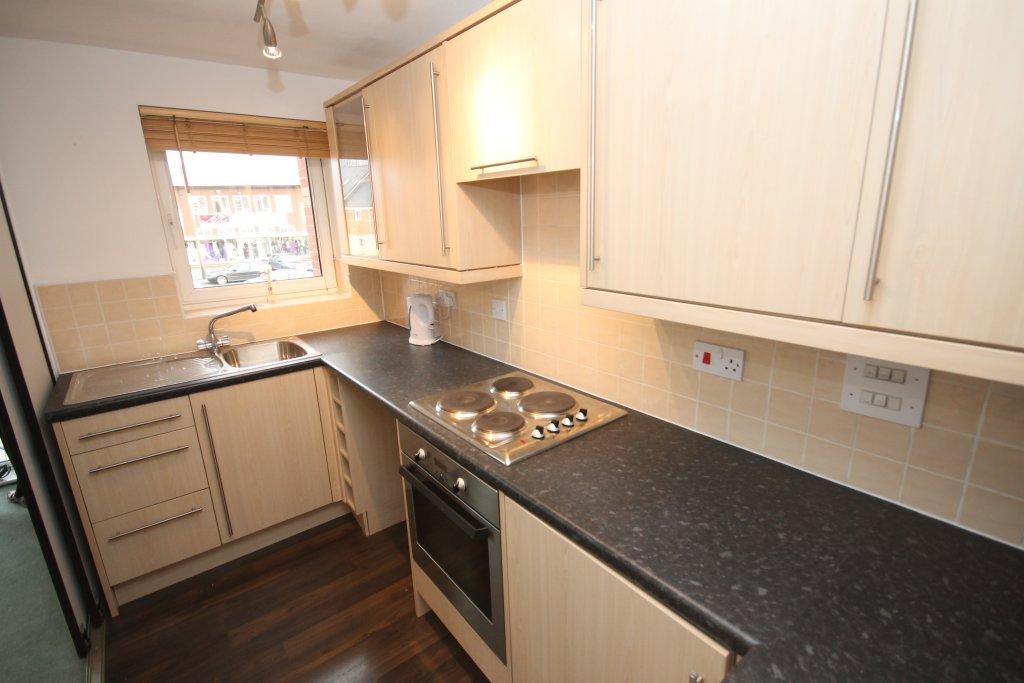 Immaculate One-Bedroom First-Floor Apartment in S