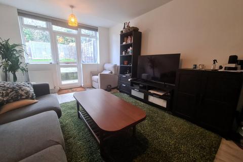 2 bedroom flat to rent, Tennyson Road, Hampshire SO17