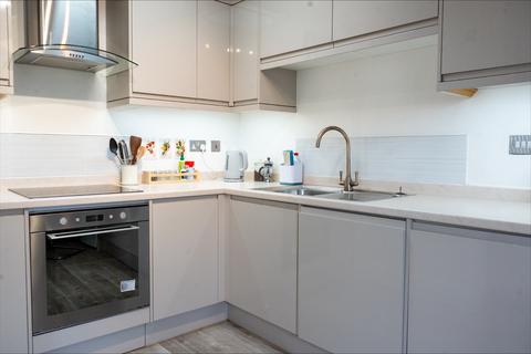 2 bedroom penthouse for sale, High Street, Egham TW20