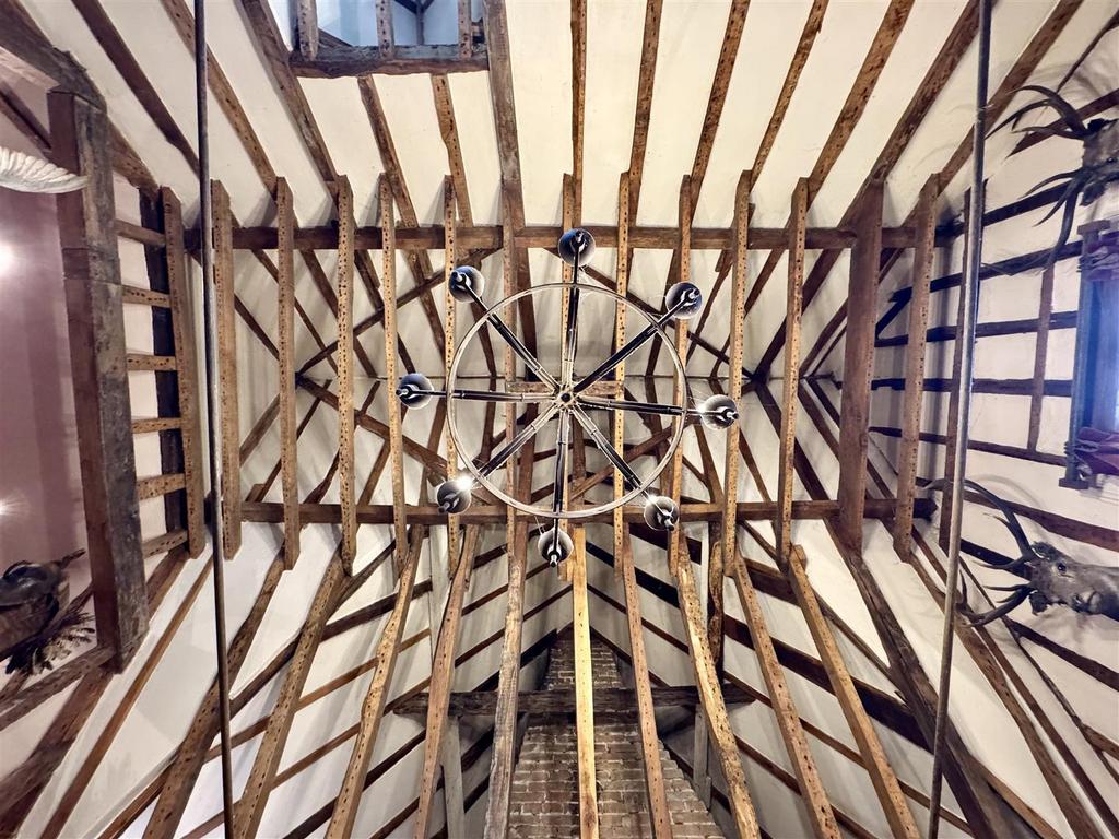 Ceiling.jpeg
