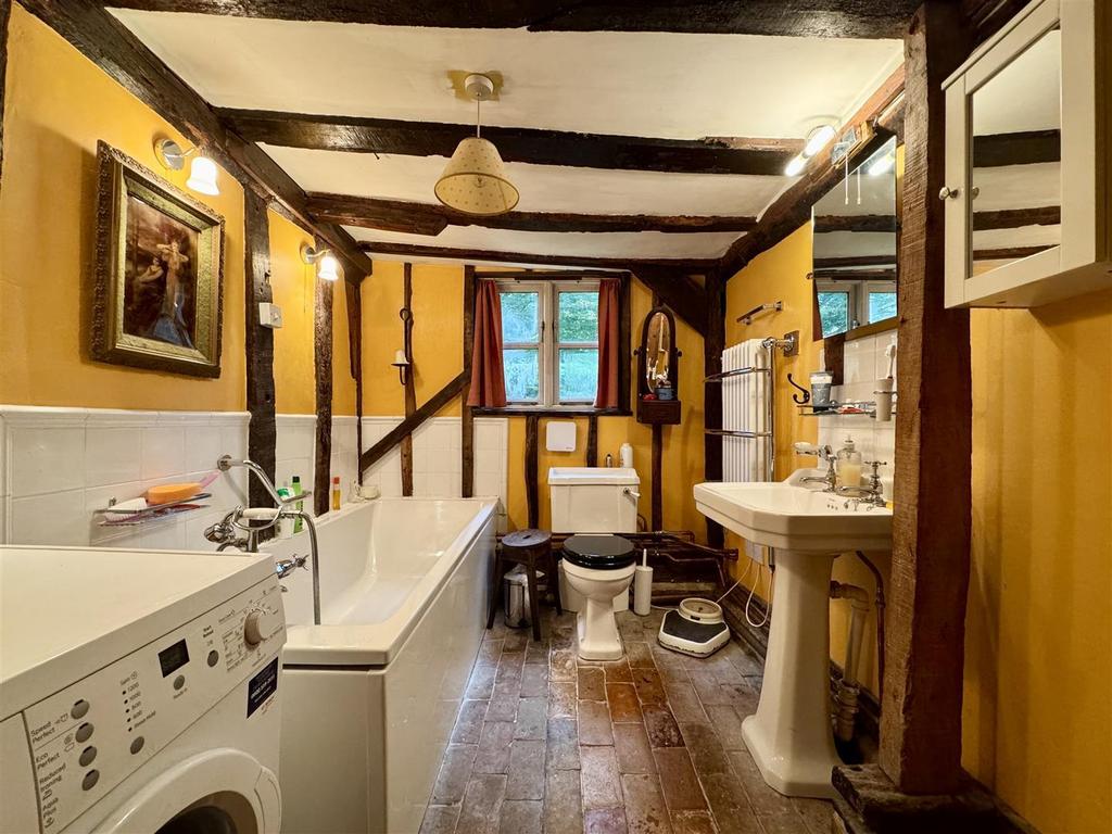 Bathroom.jpeg