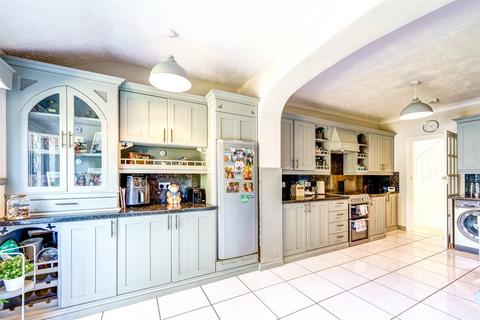 5 bedroom detached house for sale, Cissbury Road, Worthing, West Sussex, BN14