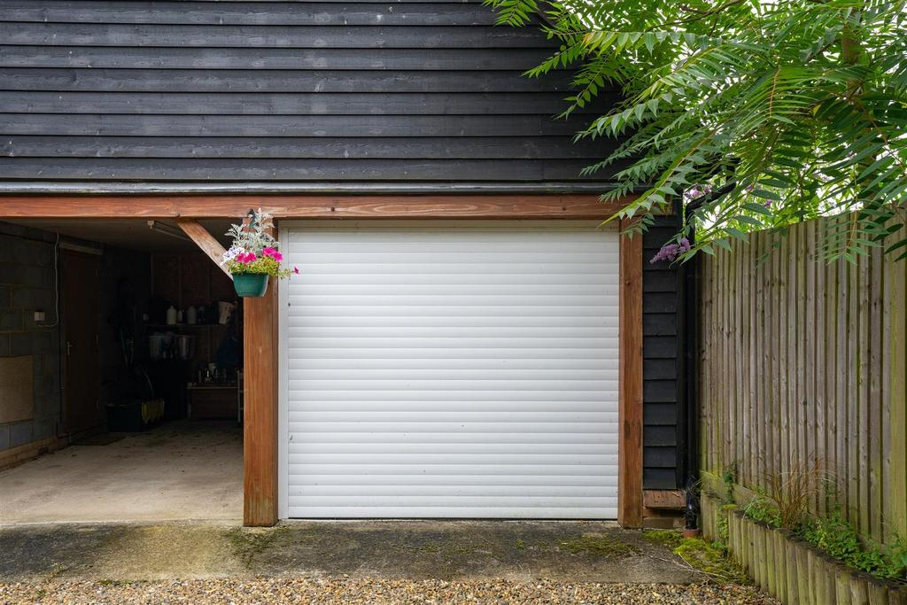 Garage to rear