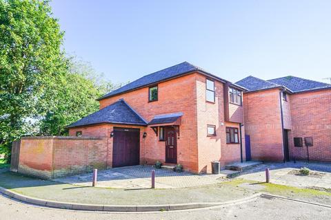 4 bedroom detached house for sale, Lovent Drive, Leighton Buzzard