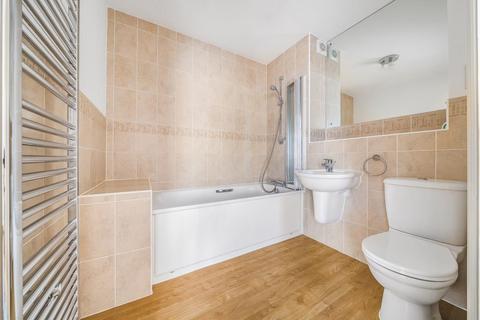 2 bedroom flat for sale, Wokingham,  Berkshire,  RG40