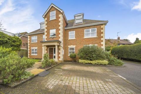 2 bedroom flat for sale, Wokingham,  Berkshire,  RG40