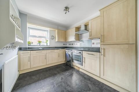 2 bedroom flat for sale, Wokingham,  Berkshire,  RG40