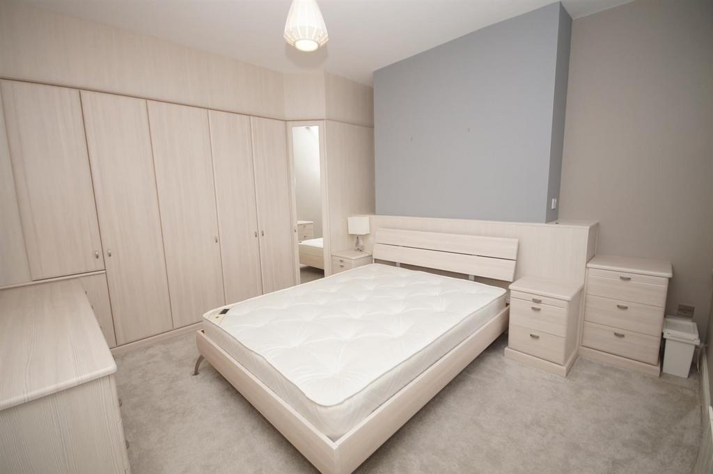 Room 3, Somerset Road, Heaton 1 bed in a house share to rent £450 pcm