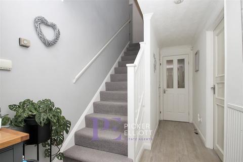 4 bedroom detached house for sale, Falmouth Drive, Hinckley LE10