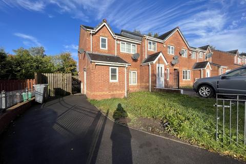 3 bedroom end of terrace house to rent, Everside Drive, Manchester, M8 8ES