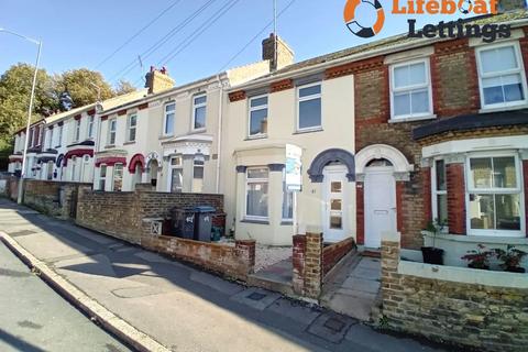 3 bedroom terraced house to rent, Dover CT17