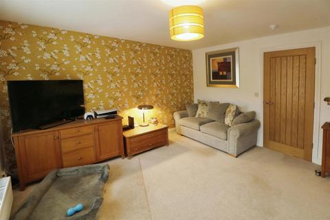 4 bedroom townhouse for sale, Honeymere Court, Barnsley