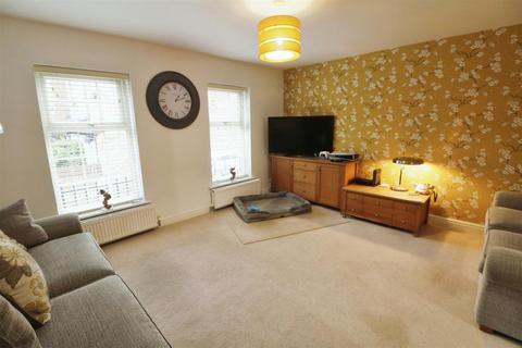 4 bedroom townhouse for sale, Honeymere Court, Barnsley