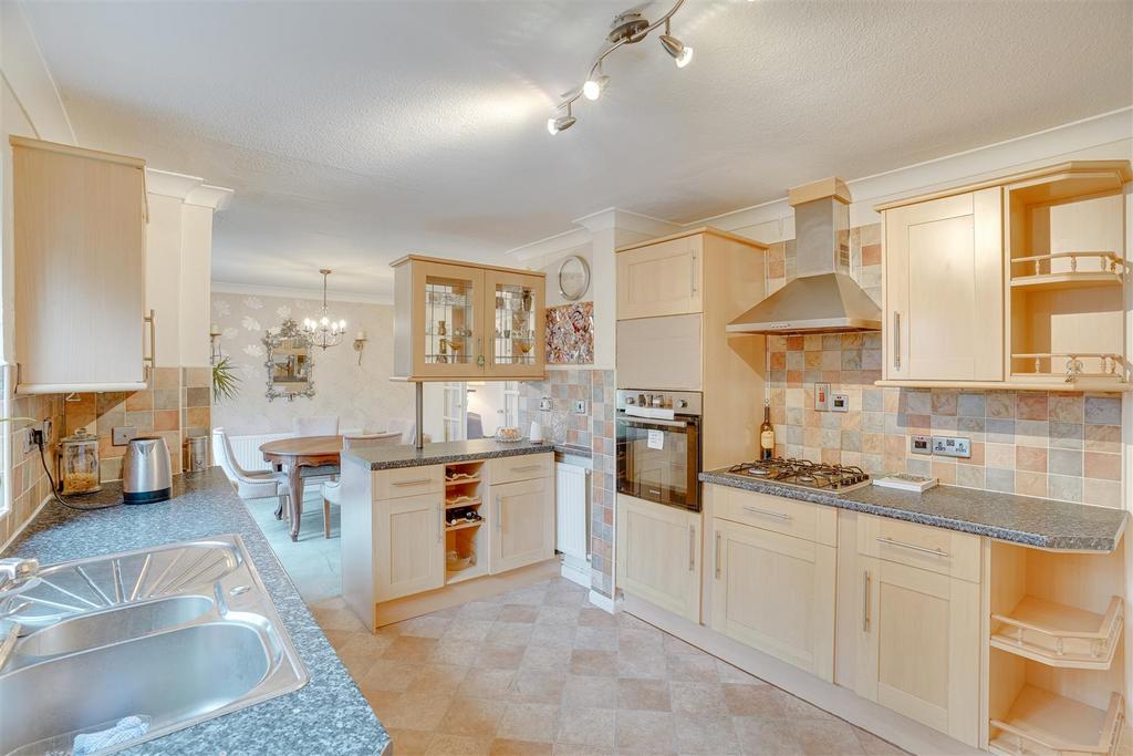 Beechwood Avenue, Cambridge CB25 4 bed detached house for sale £550,000