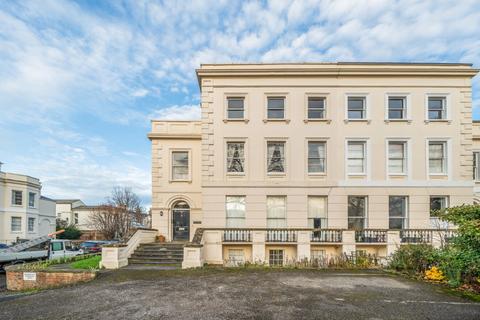 1 bedroom apartment for sale, London Road, Cheltenham, Gloucestershire