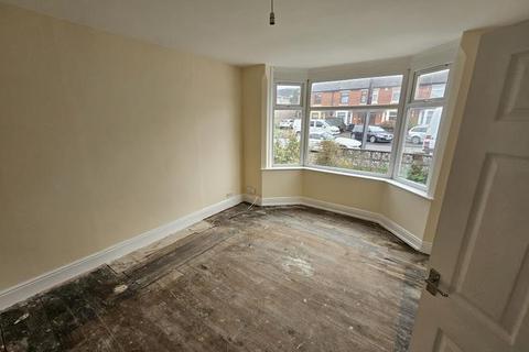 3 bedroom end of terrace house to rent, Holbrooks CV6