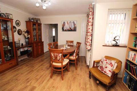 3 bedroom detached bungalow for sale, Springfield Close, Potters Bar EN6