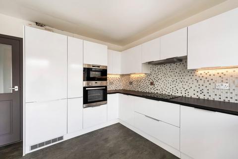 2 bedroom maisonette for sale, Gainsborough Square, Bexleyheath, DA6