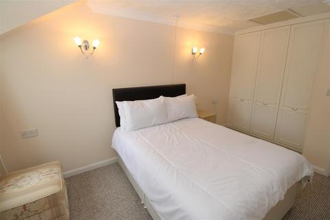 1 bedroom flat for sale, Oakleigh Close, Swanley BR8