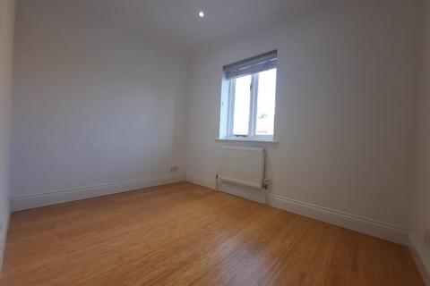 71 Trevithick Close, Feltham, TW14 9XJ